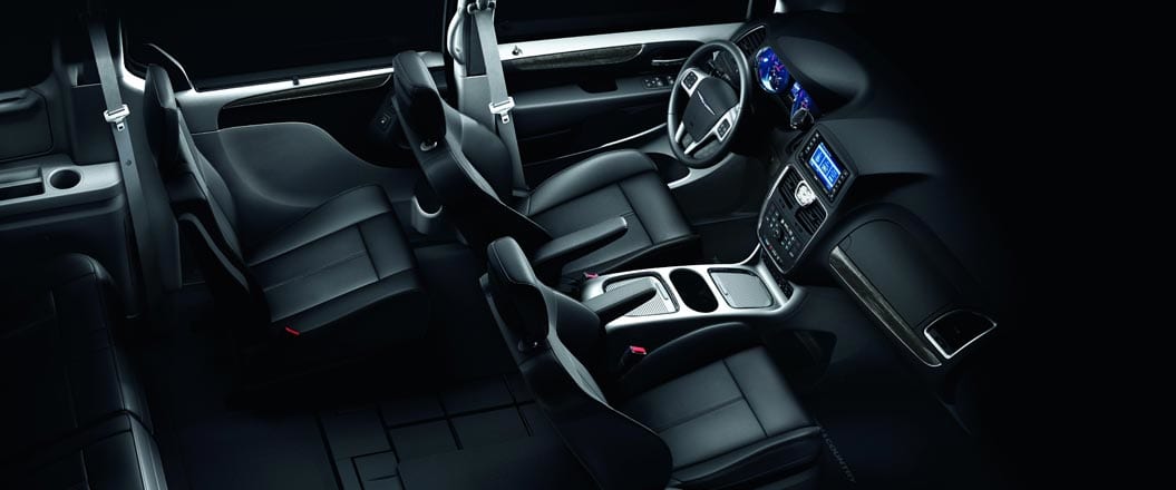 2016 Chrysler Town & Country cabin